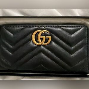 GG Marmint zip around wallet